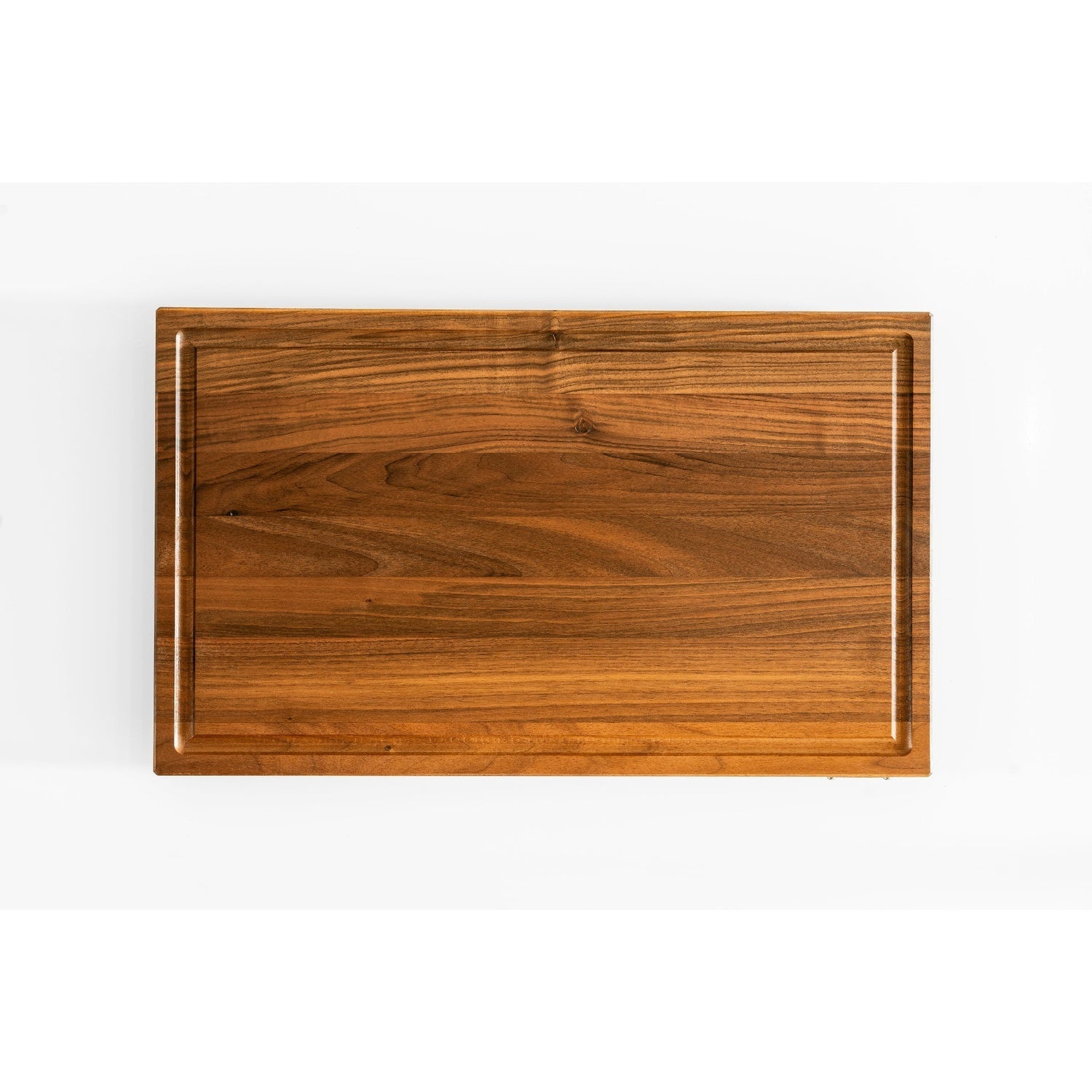 Handgefertigtes Essential-Längsholz-Schneidebrett aus FSC-zertifiziertem Hartholz mit natürlicher Holzmaserung von Chiemgauer Schneidebretter.