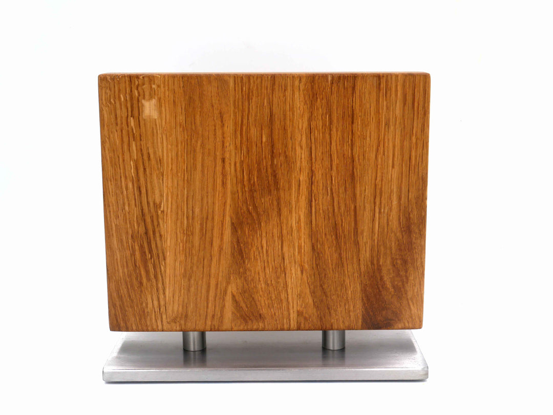 Messerblock aus Eiche und schwebender Edelstahlstandfuß - Chiemgauer-Schneidebretter